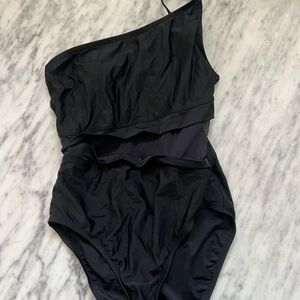 Elegant Black One-Shoulder Swimsuit